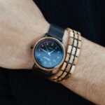 Waidzeit Element Bracelet Men Whisky close-up with stainless steel and whisky barrel elements